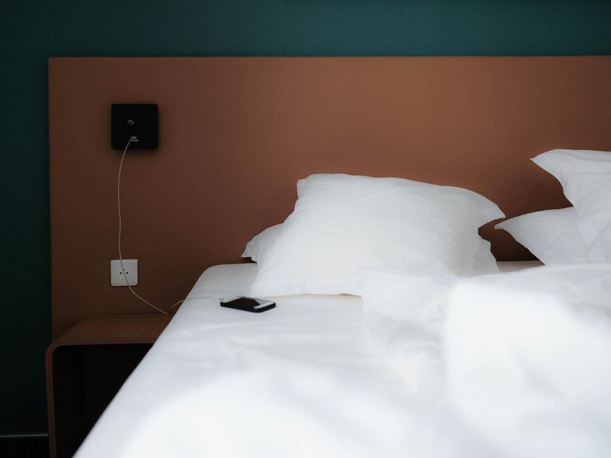 Large Comfort Room