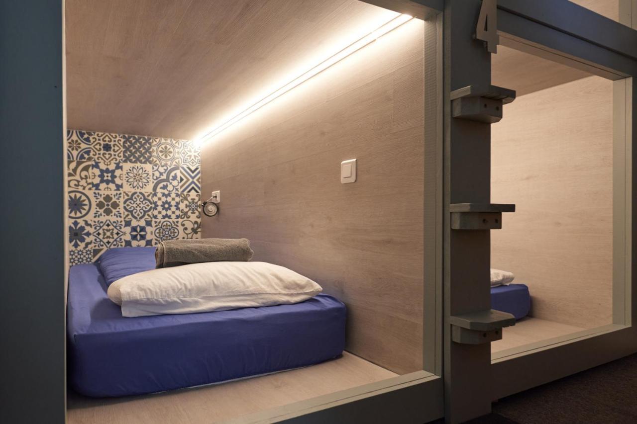 Bunk Bed in Mixed Dormitory Room