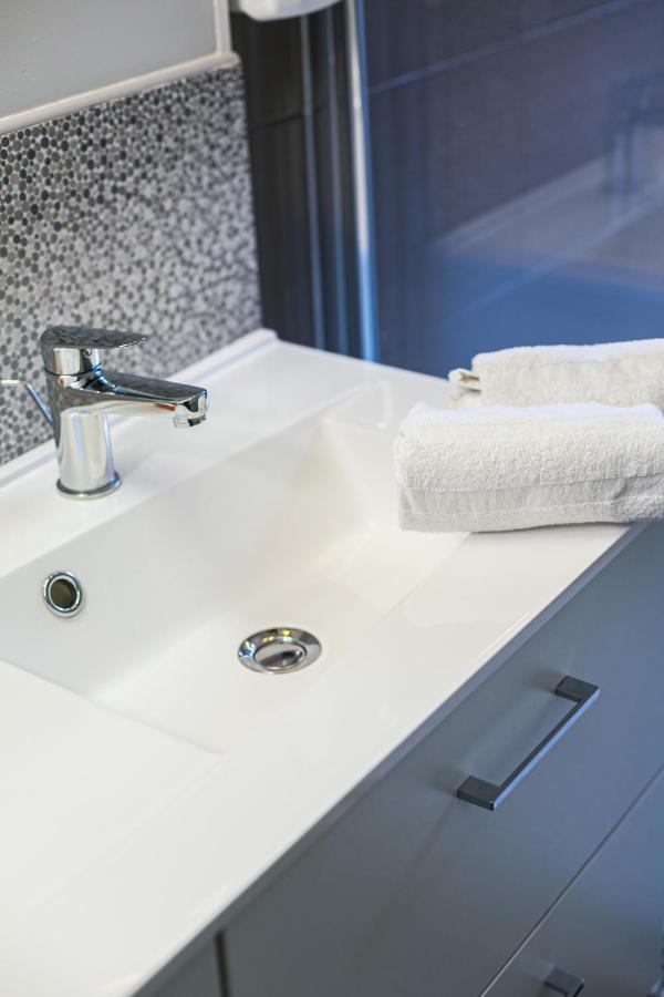 Family Room,1008313636:JPEG