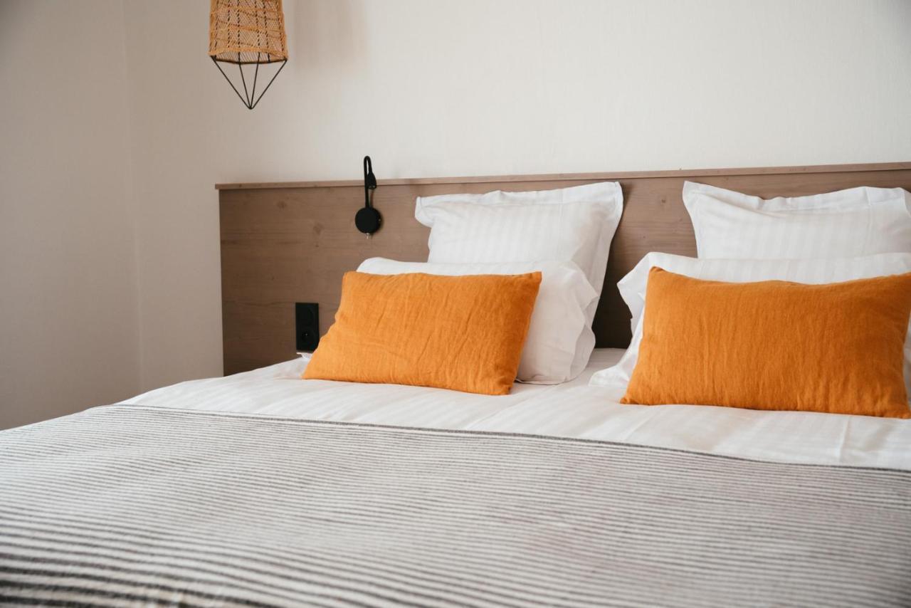 Zimmer mit Queensize-Bett und Gartenblick