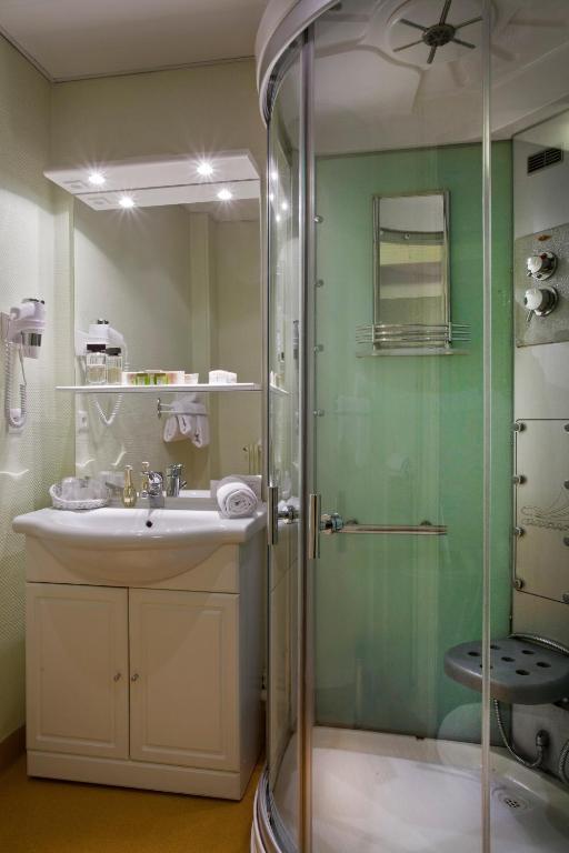 Large Double Room with Shower,14688698:JPEG