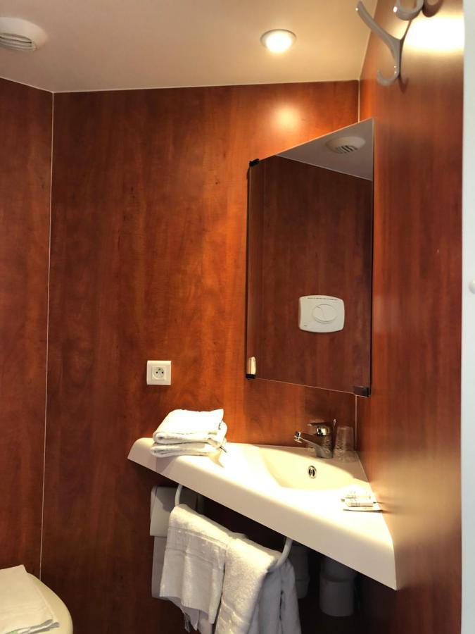 Budget Studio with Kitchenette - Garden Level,1112272680:JPEG