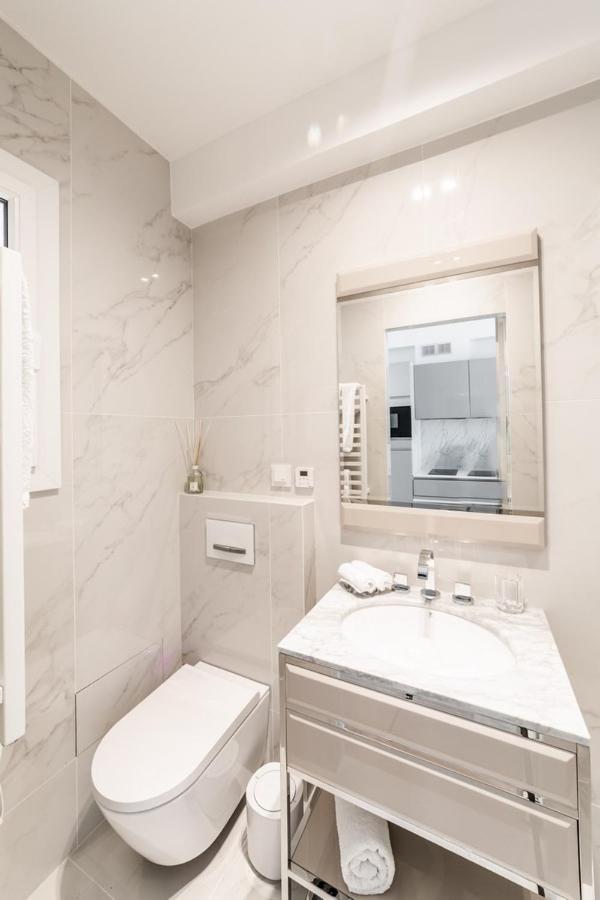 One-Bedroom Apartment,1198099108:JPEG