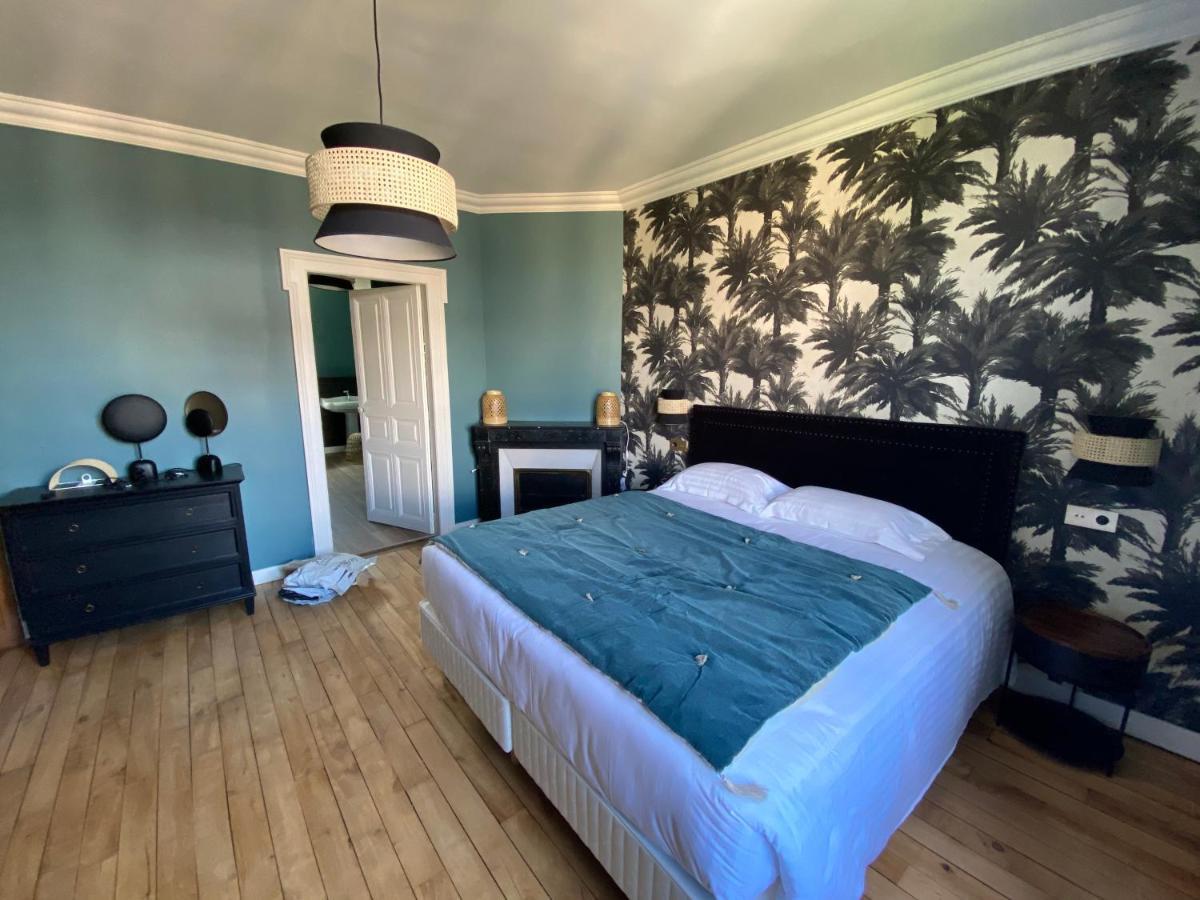 Six-Bedroom House,1051997758:JPEG