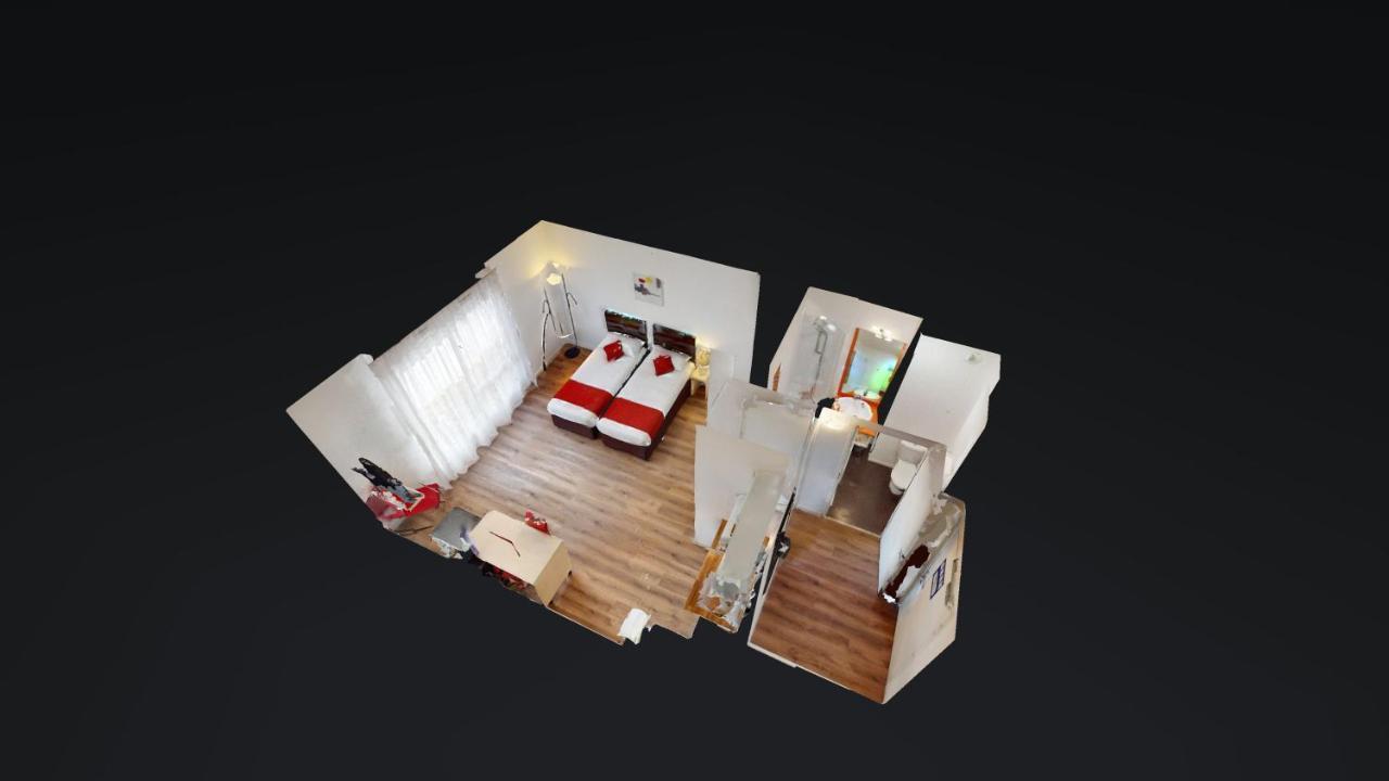 Suite,1067985934:JPEG