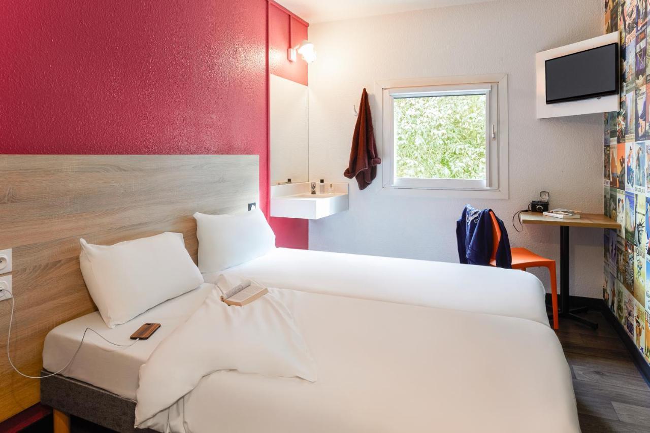 Tandem Room