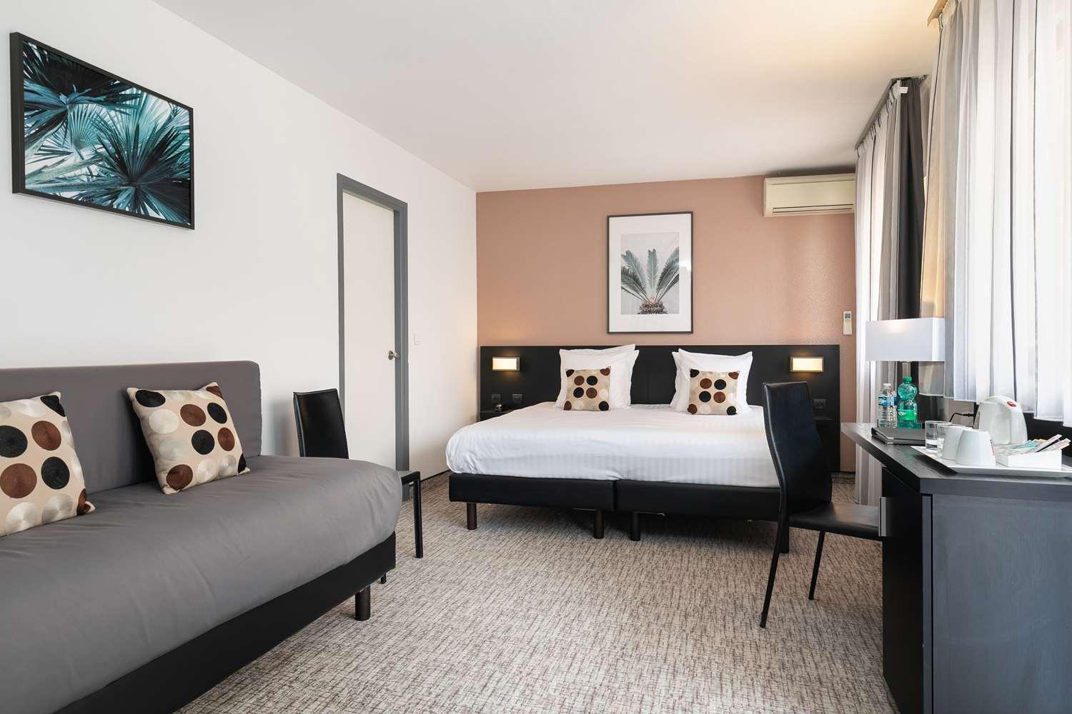 Triple Room with Balcony