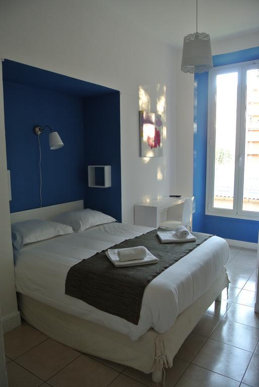 Habitación Doble con aseo compartido