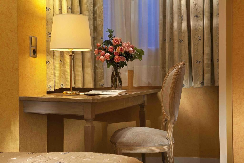 Petite Chambre Double avec Douche - Vue sur la Cour