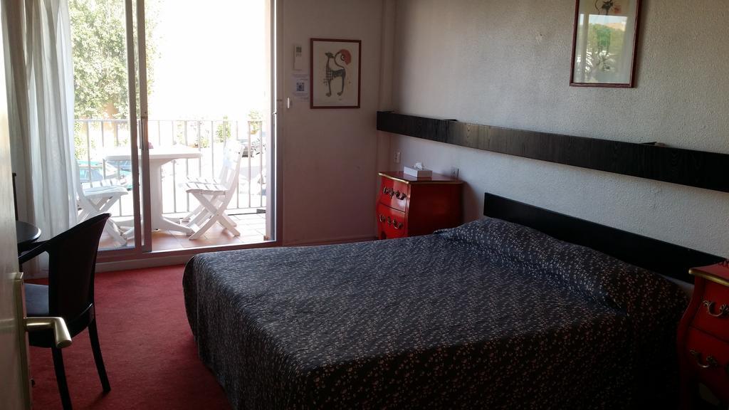 Doppel-/Zweibettzimmer mit Hafenblick