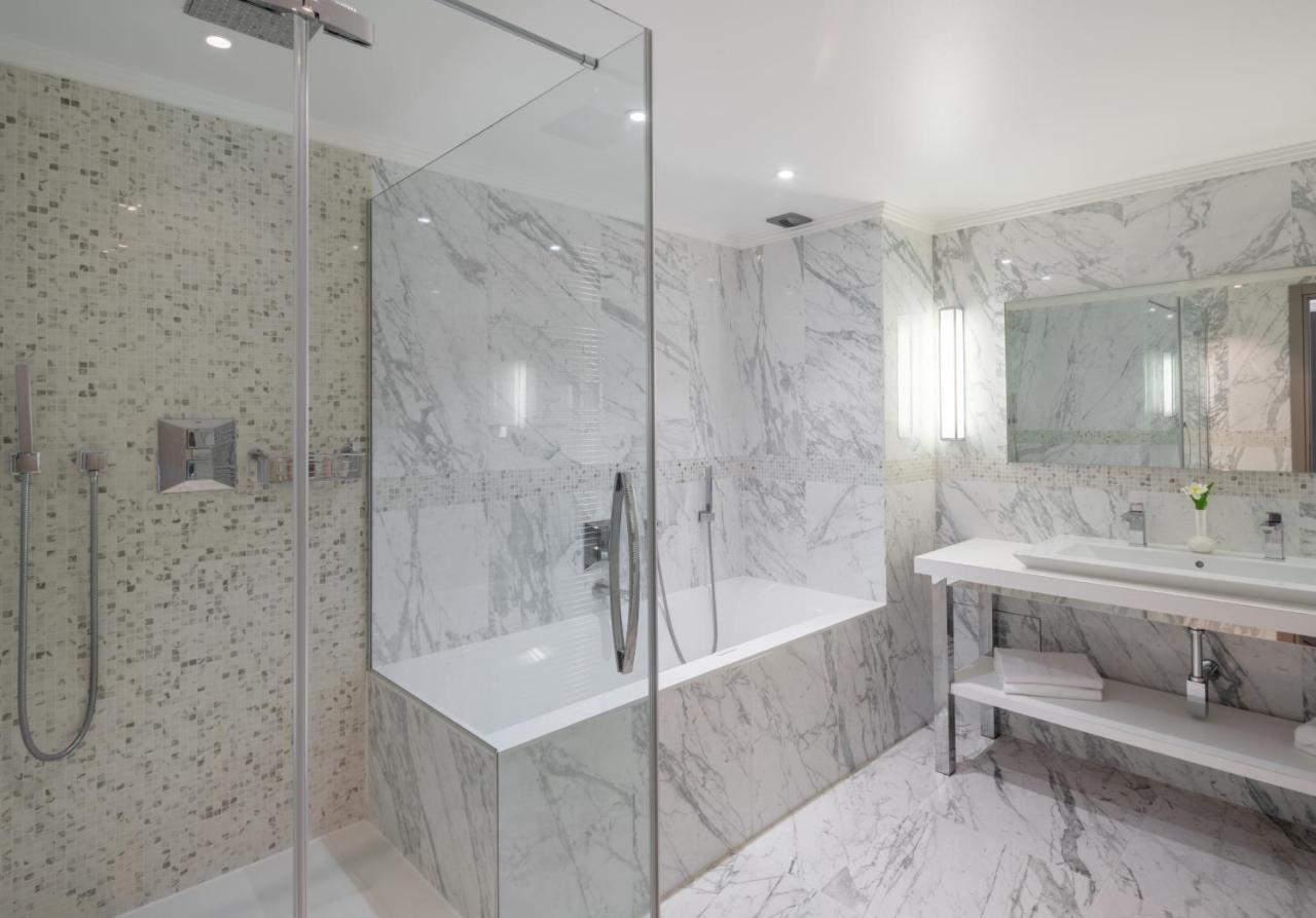 Family Suite with Balcony,1465759232:JPEG