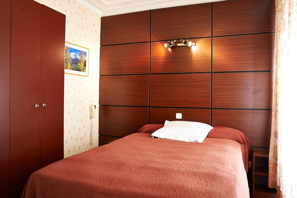 Double Room Bathroom
