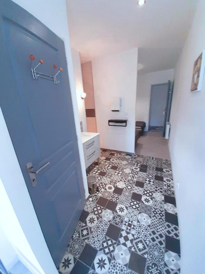 Family Room Private Bathroom