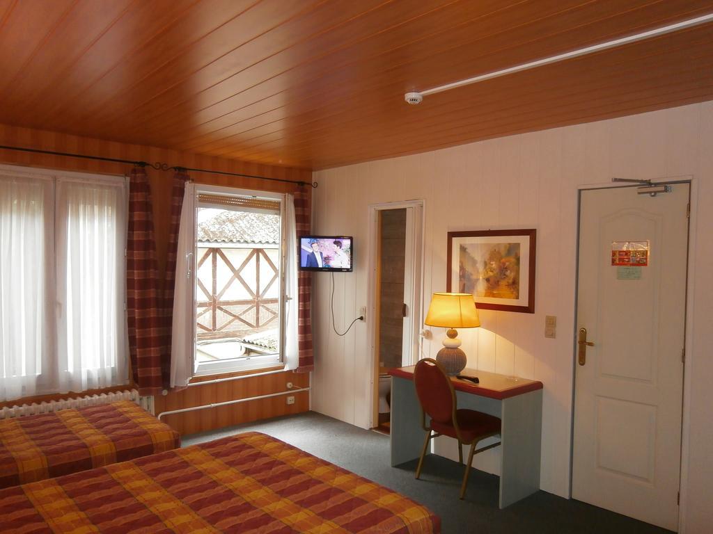Triple Room with Single Beds
