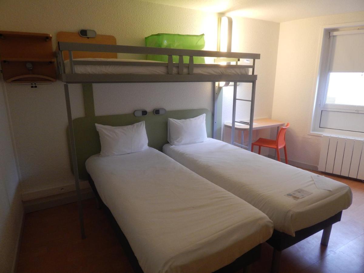 Triple Room Three Single Beds