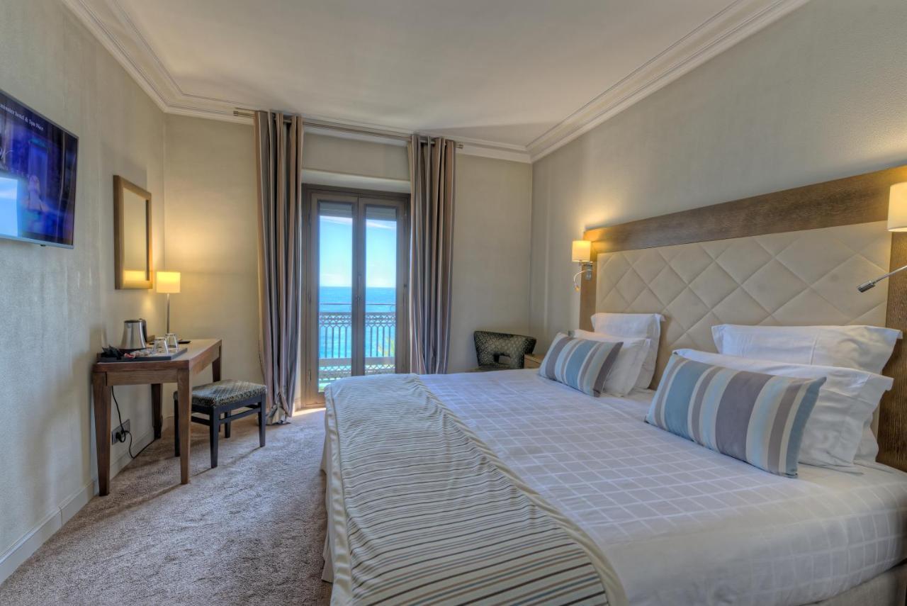 Quarto Duplo Superior com Vista do Mar e Varanda