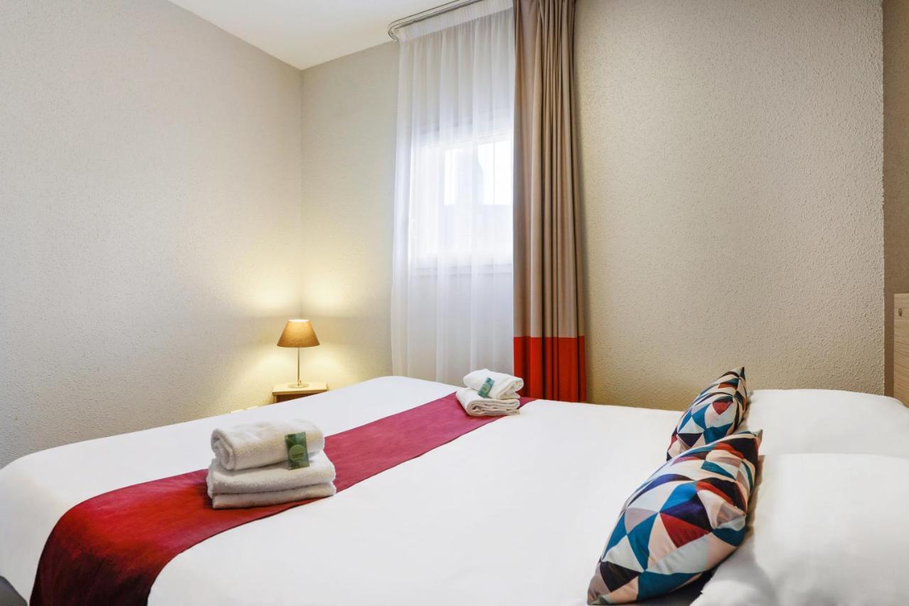 One-Bedroom Apartment,1149847039:JPEG