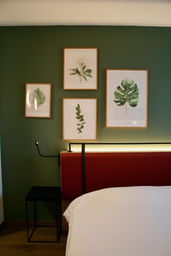 Twin Room,1445237326:JPEG