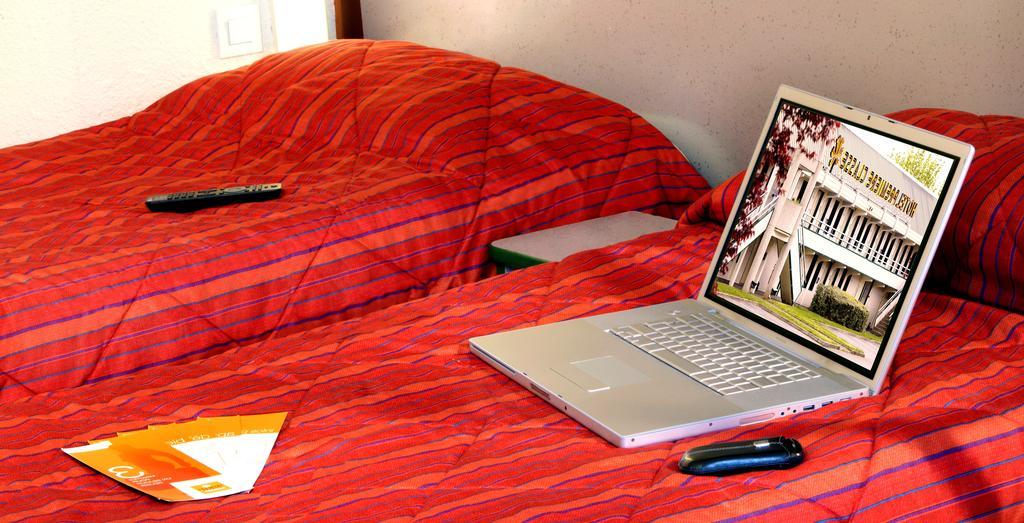 Triple Room 1 Double Bed 1 Single Bed