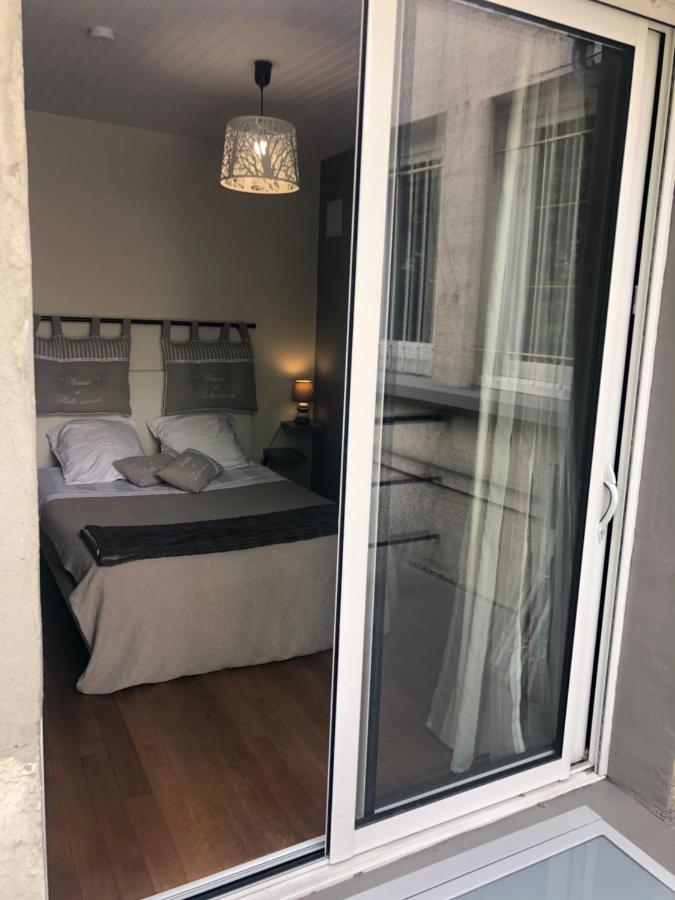 Deluxe Double Room Shower