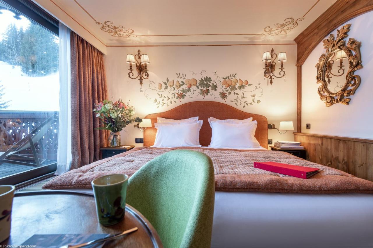 Small Classic room with balcony