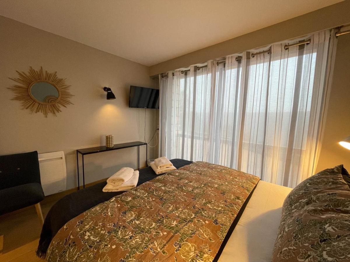 Double Room Shower Old City View