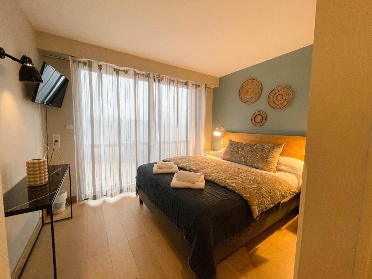 Double Room Shower Old City View