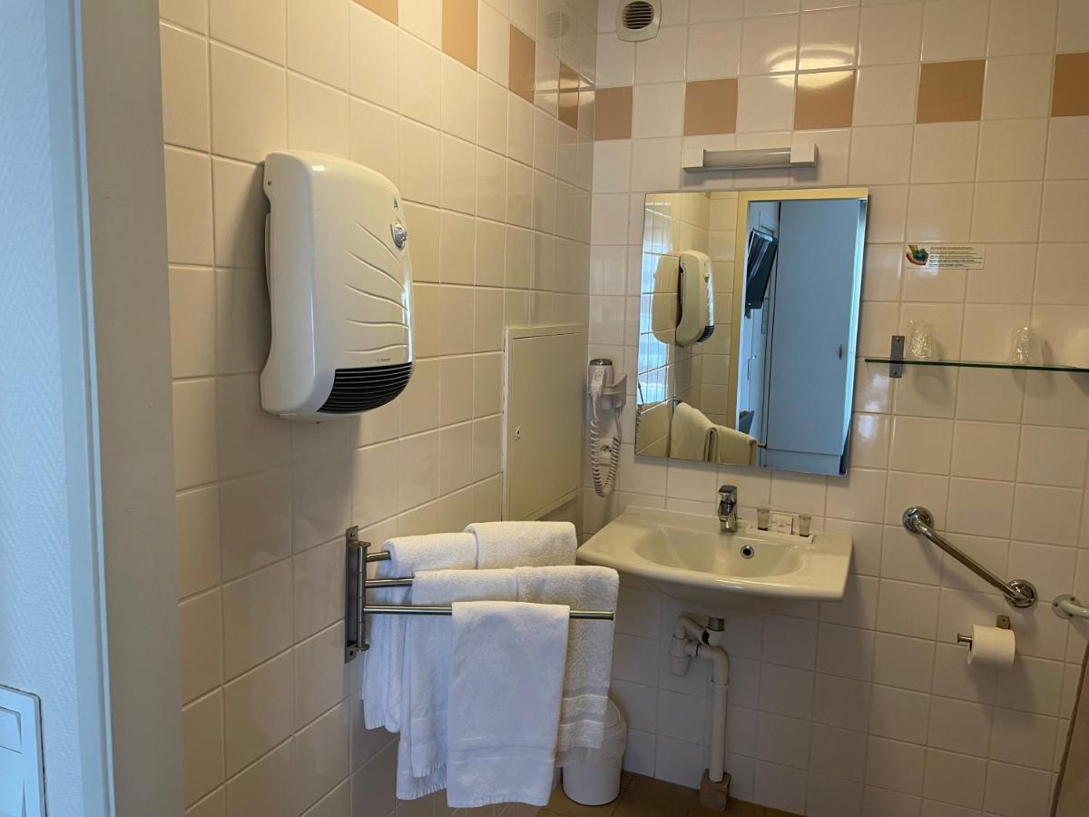 Double Room Ground floor or On the Road Disability Access