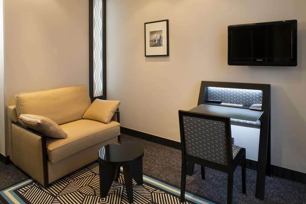 Suite Junior Doble con sofá cama y balneoterapia