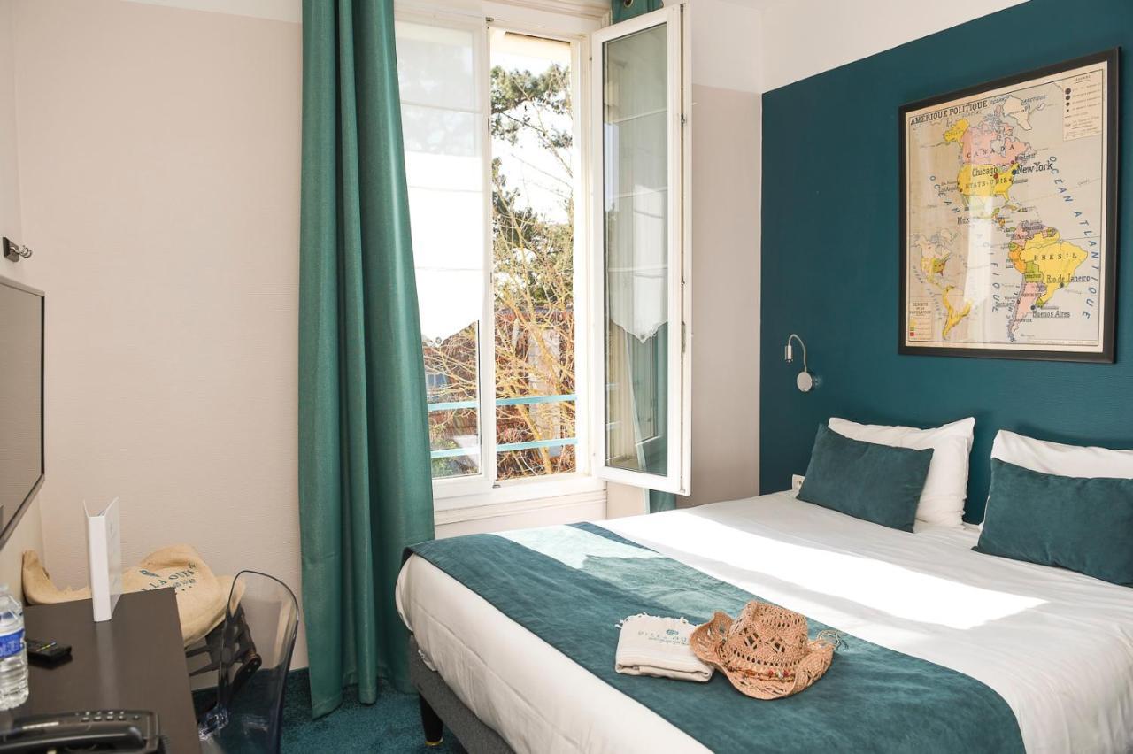 Small Double Room Garden Side