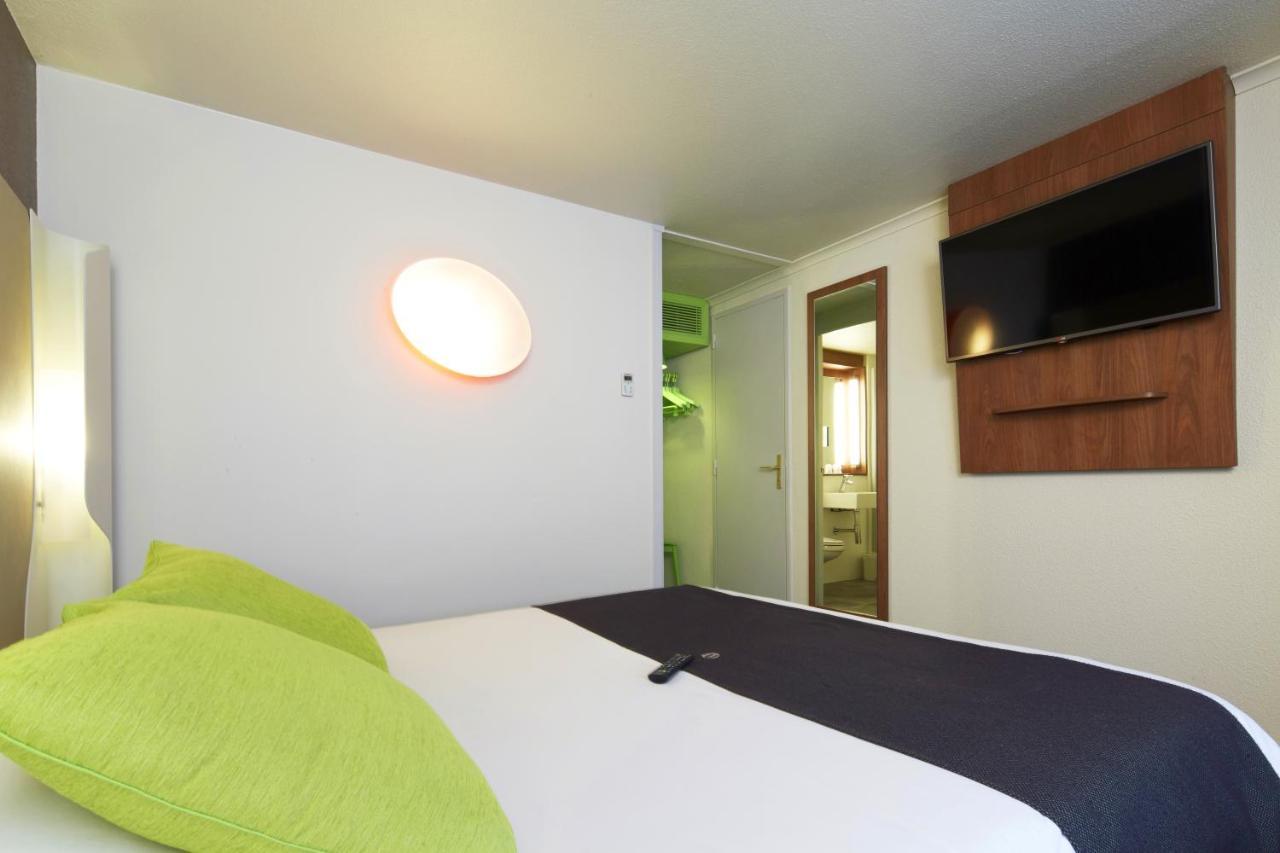 Connecting Room