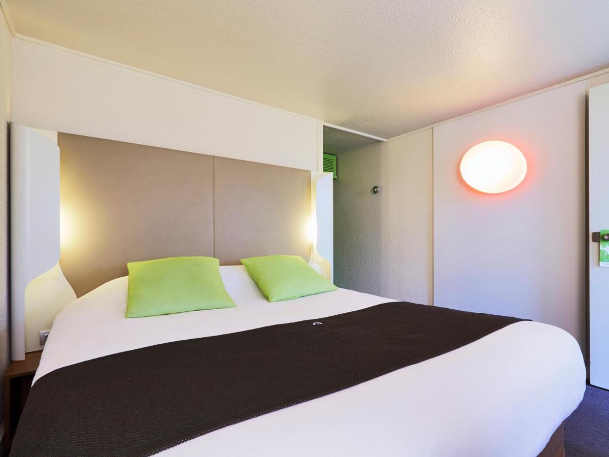 Connecting Room