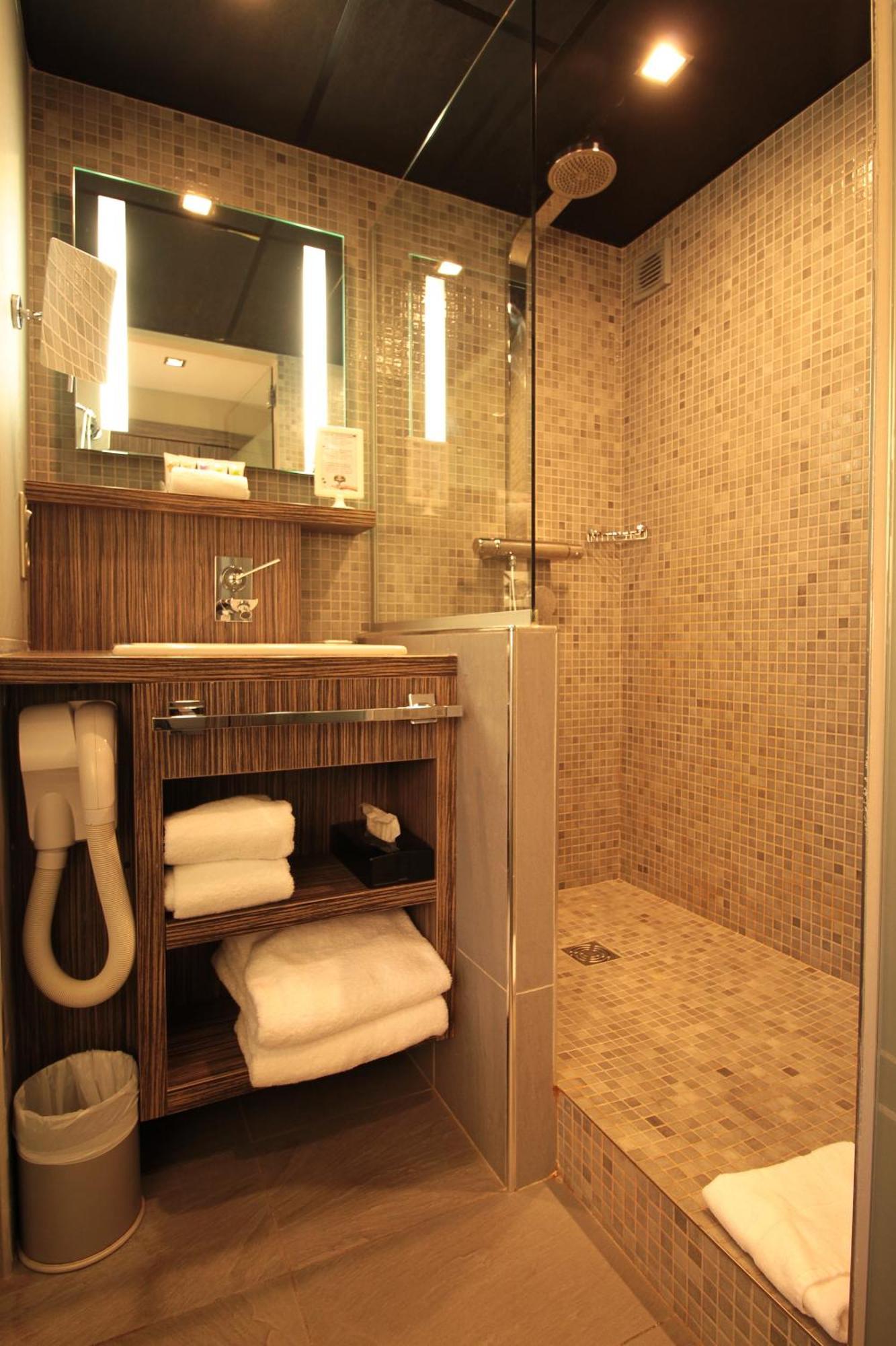 Twin Room,1208425837:JPEG