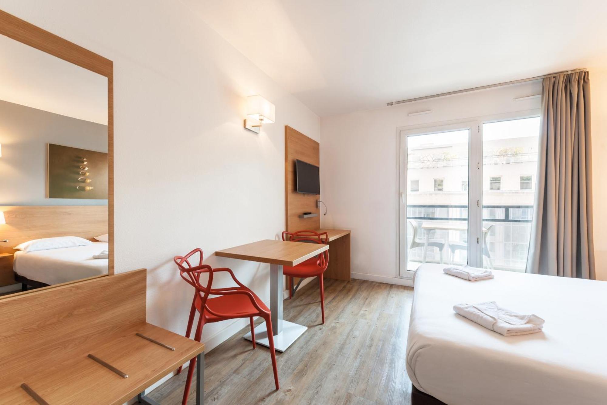 Studio - 1 to 2 persons