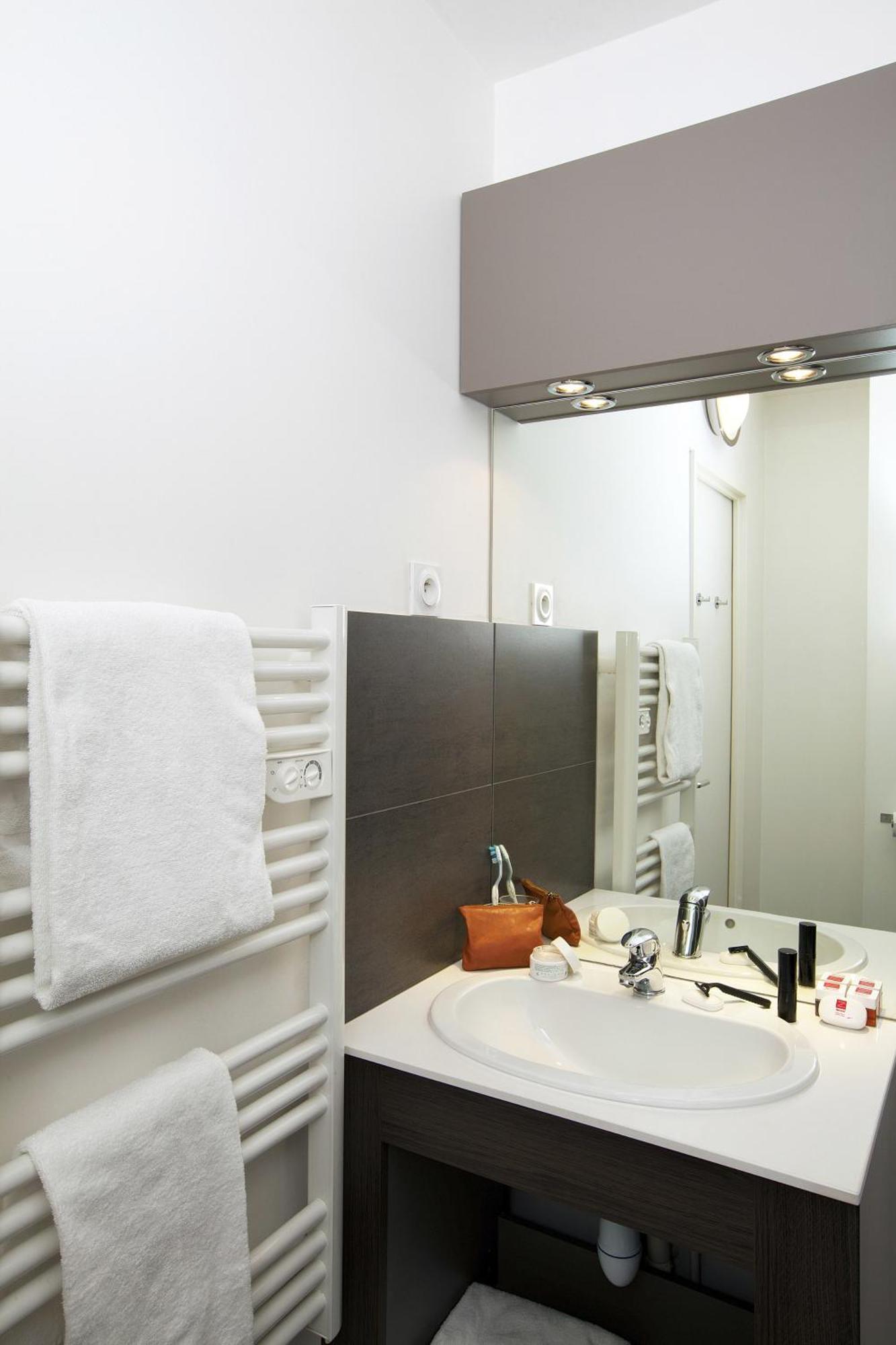 Premium One-Bedroom Apartment,1208665864:JPEG