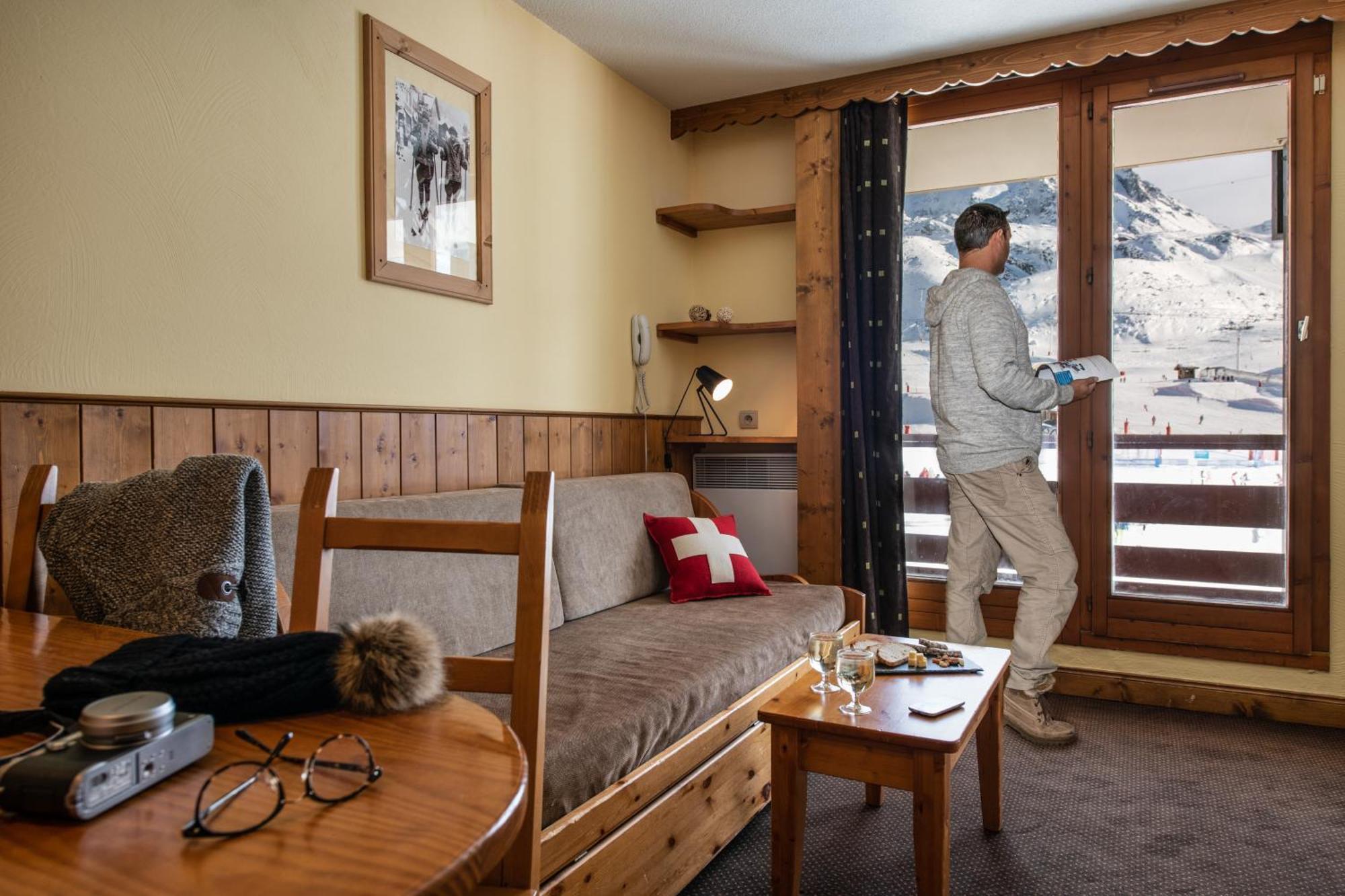Priviledge One-Bedroom Apartment with Cabin (4-6 Persons)