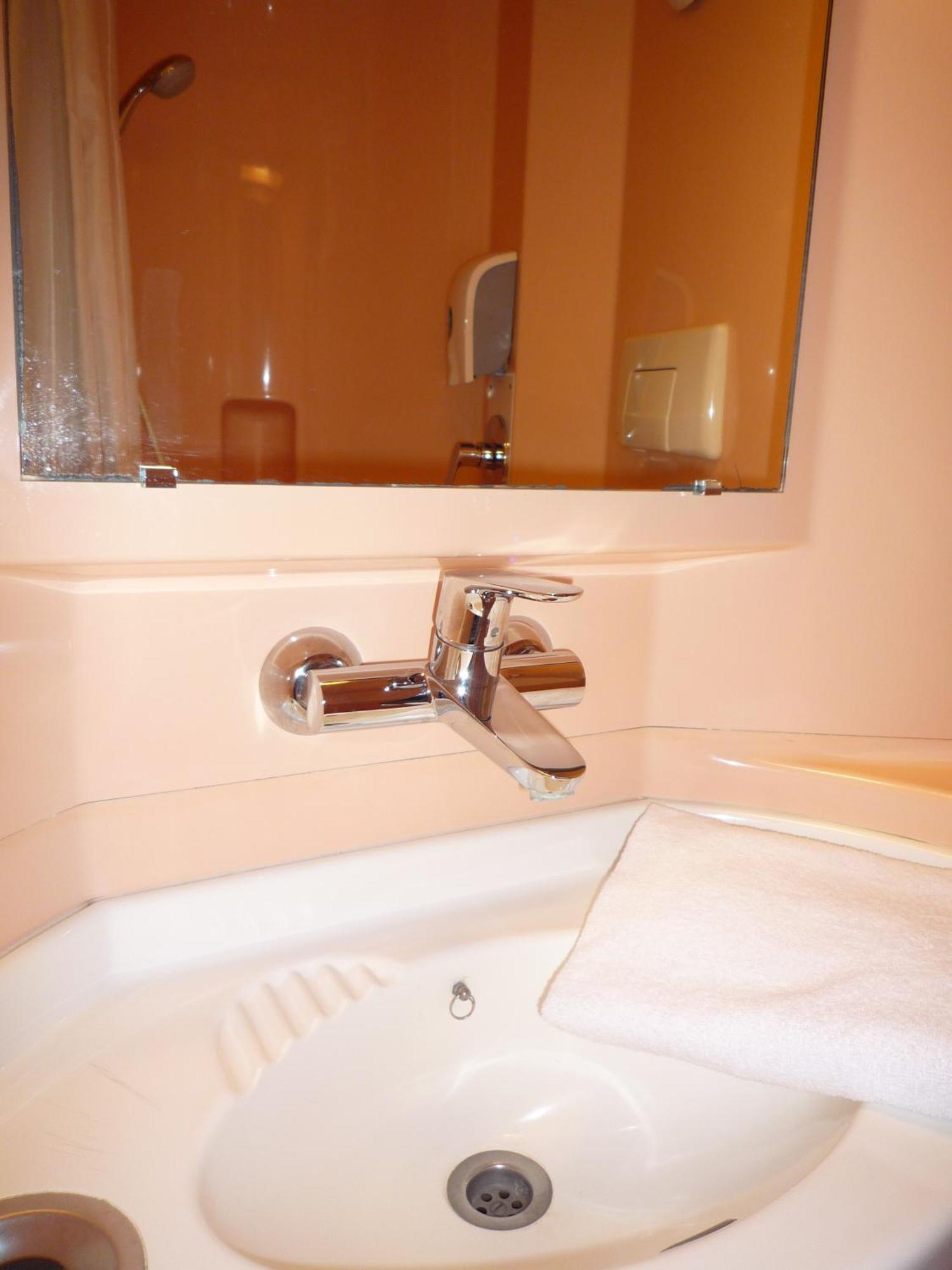 Triple Room 3 Singles Beds