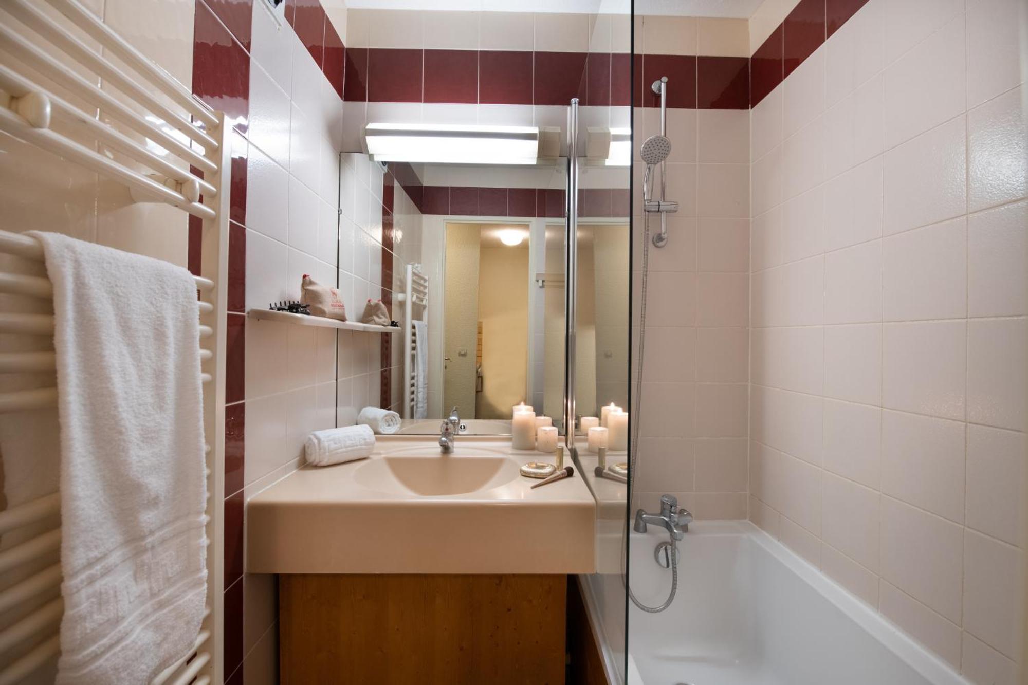 Apartamento Conforto de 2 Quartos com Cabana (8 Pessoas)