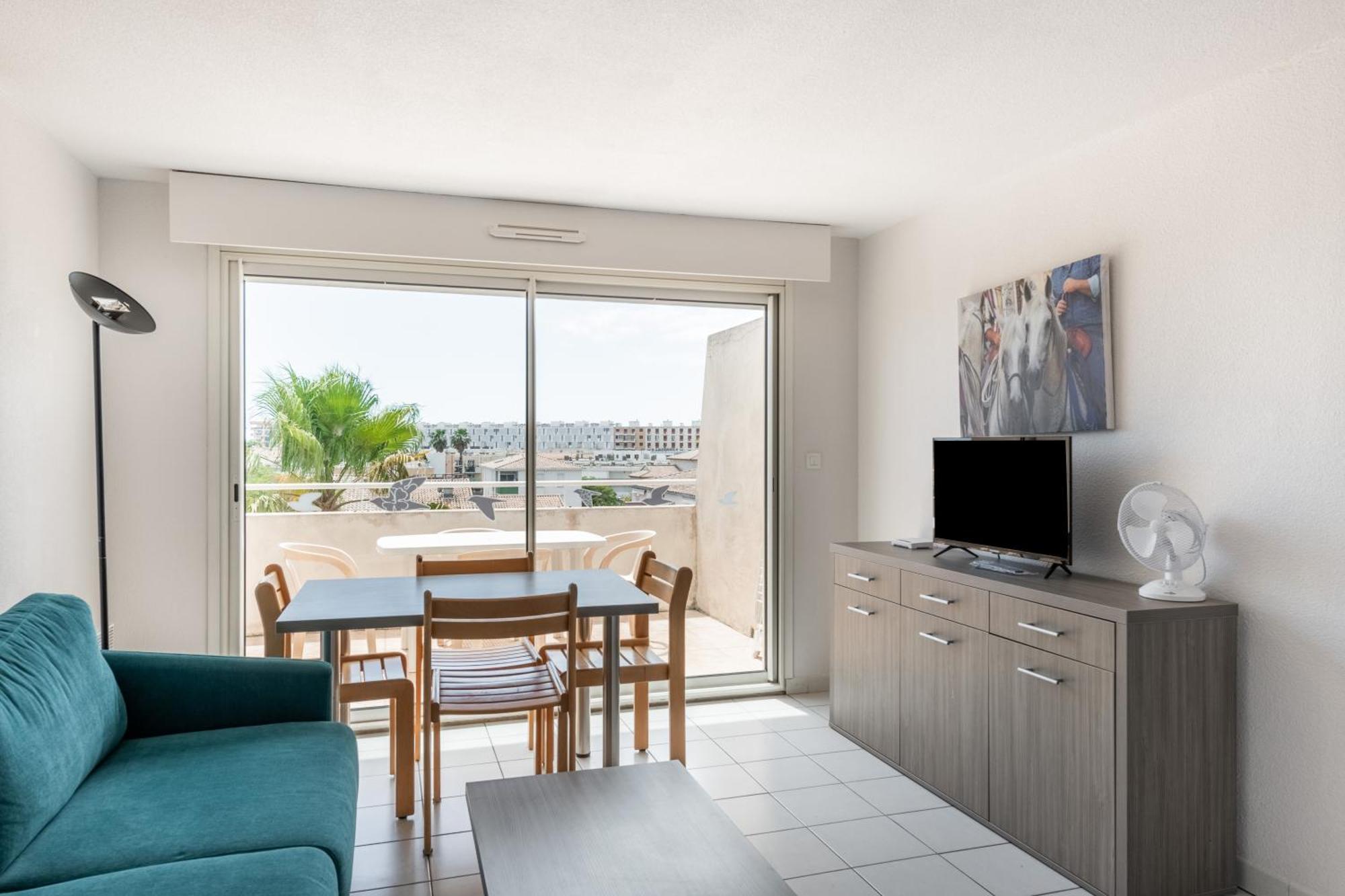 Apartment with Pool View,1215218854:JPEG