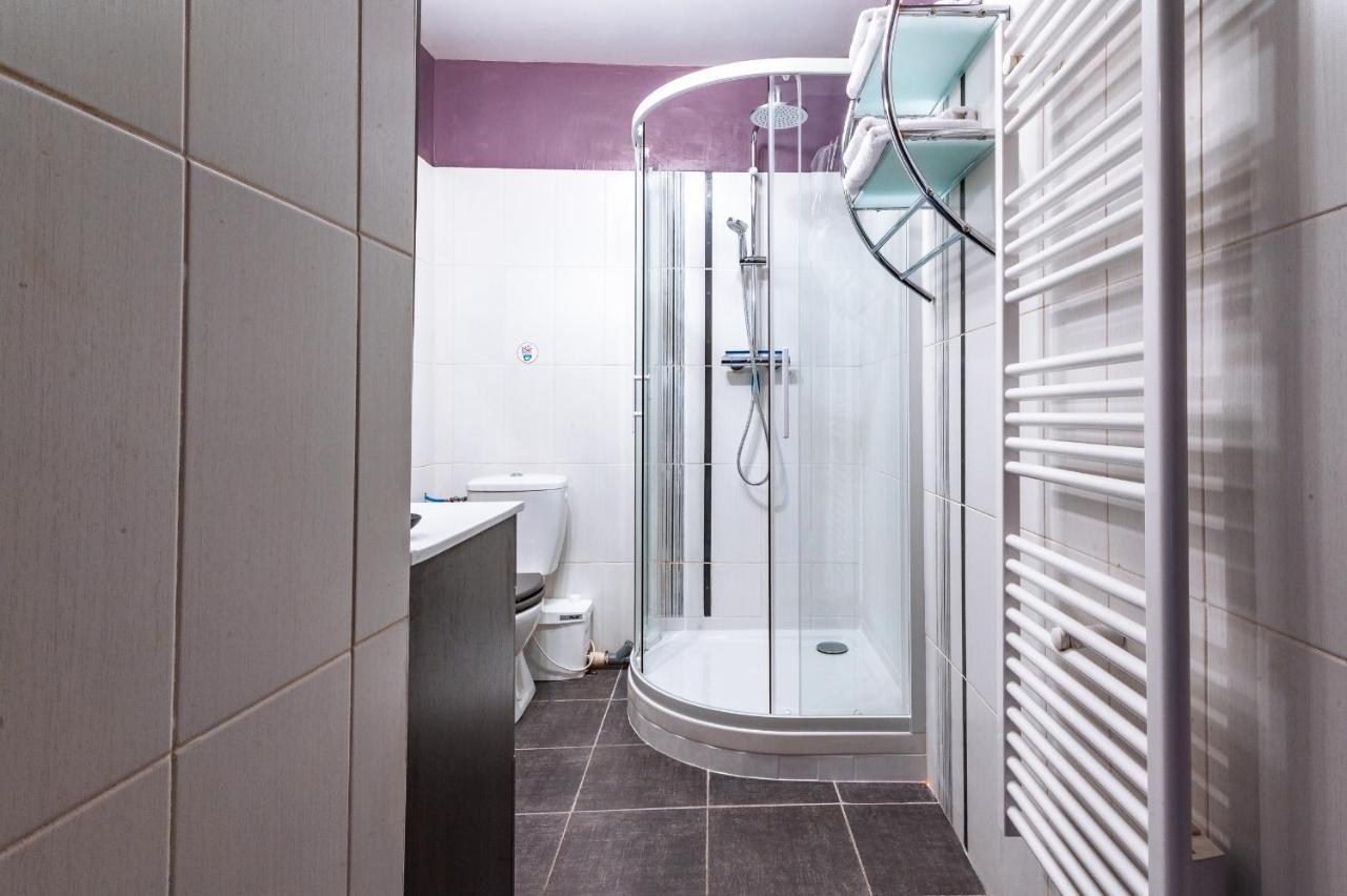 Double Room Private Bathroom