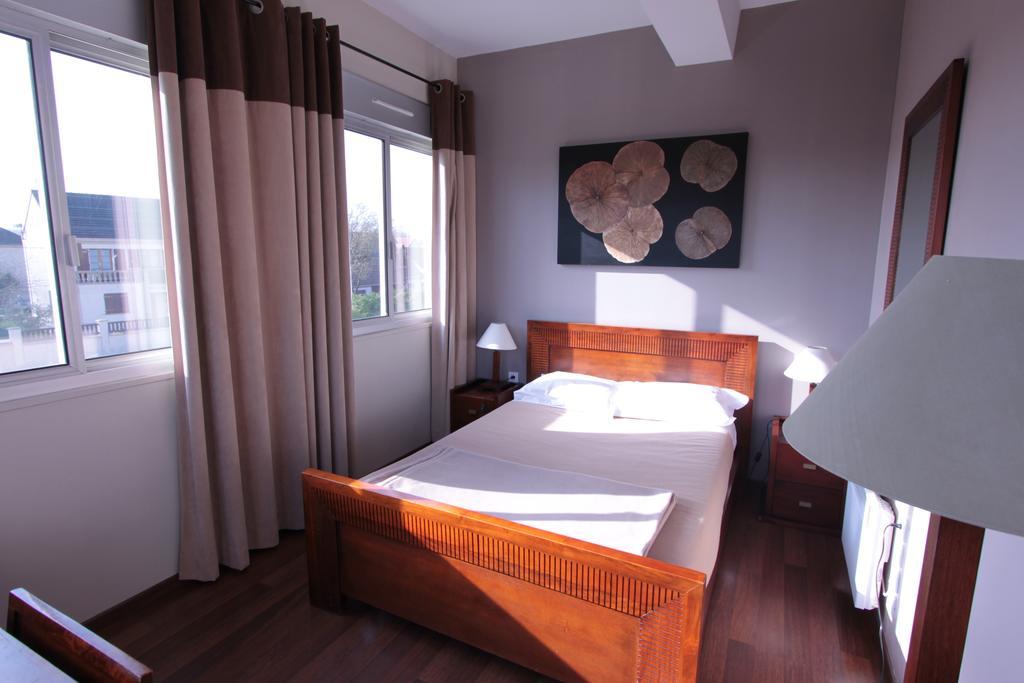 Standard Family Room,886283146:JPEG