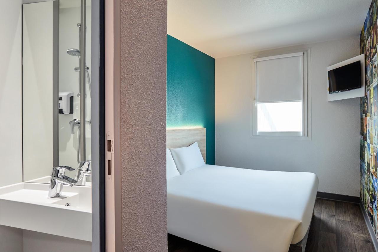 Cabrio Room Private Bathroom