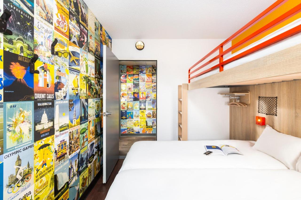 Bedroom Twin Beds One Bunk Bed