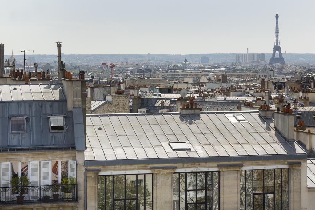 Prestige Suite mit Blick auf den Eiffelturm