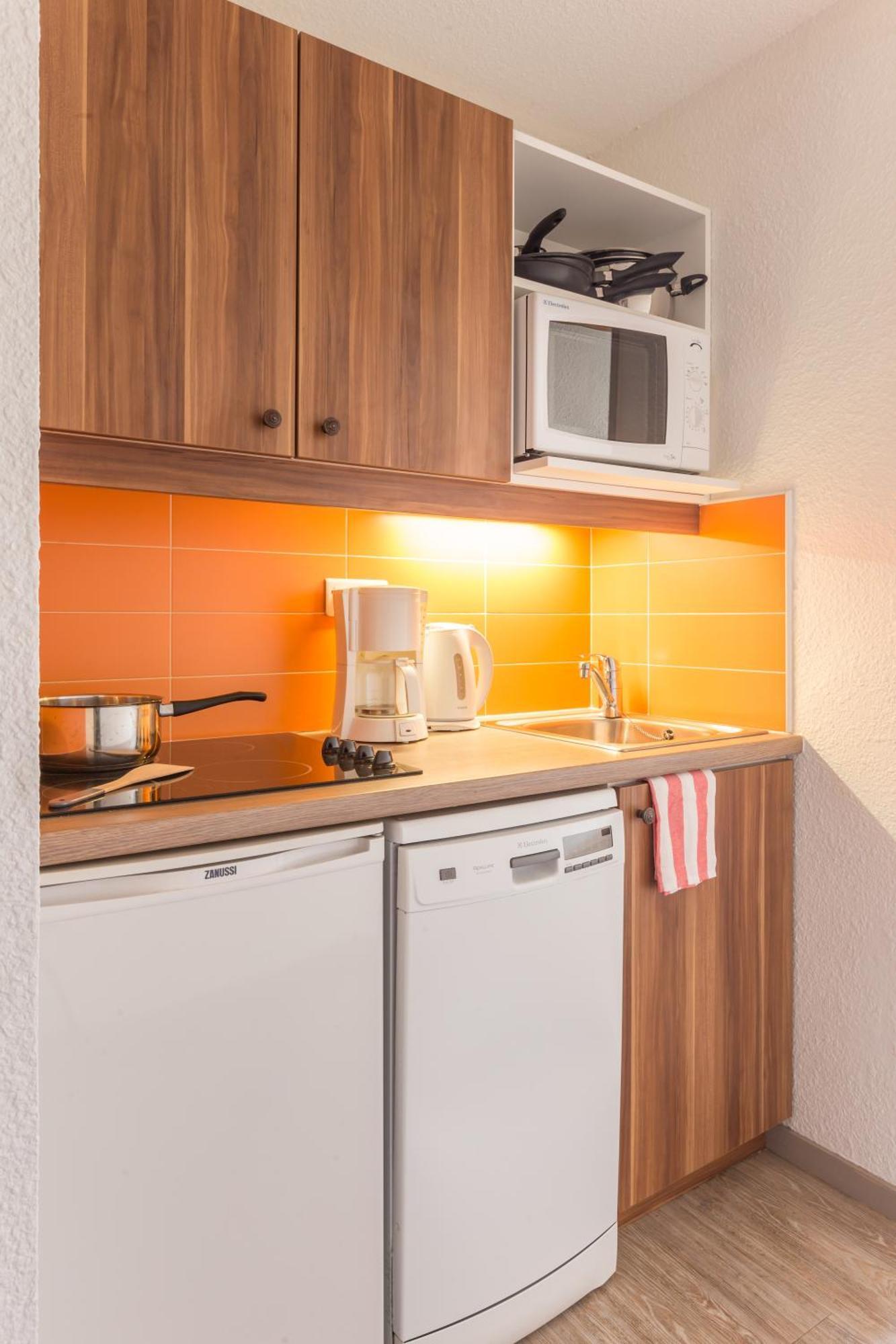 Standard Studio (2 people),1543428703:JPEG