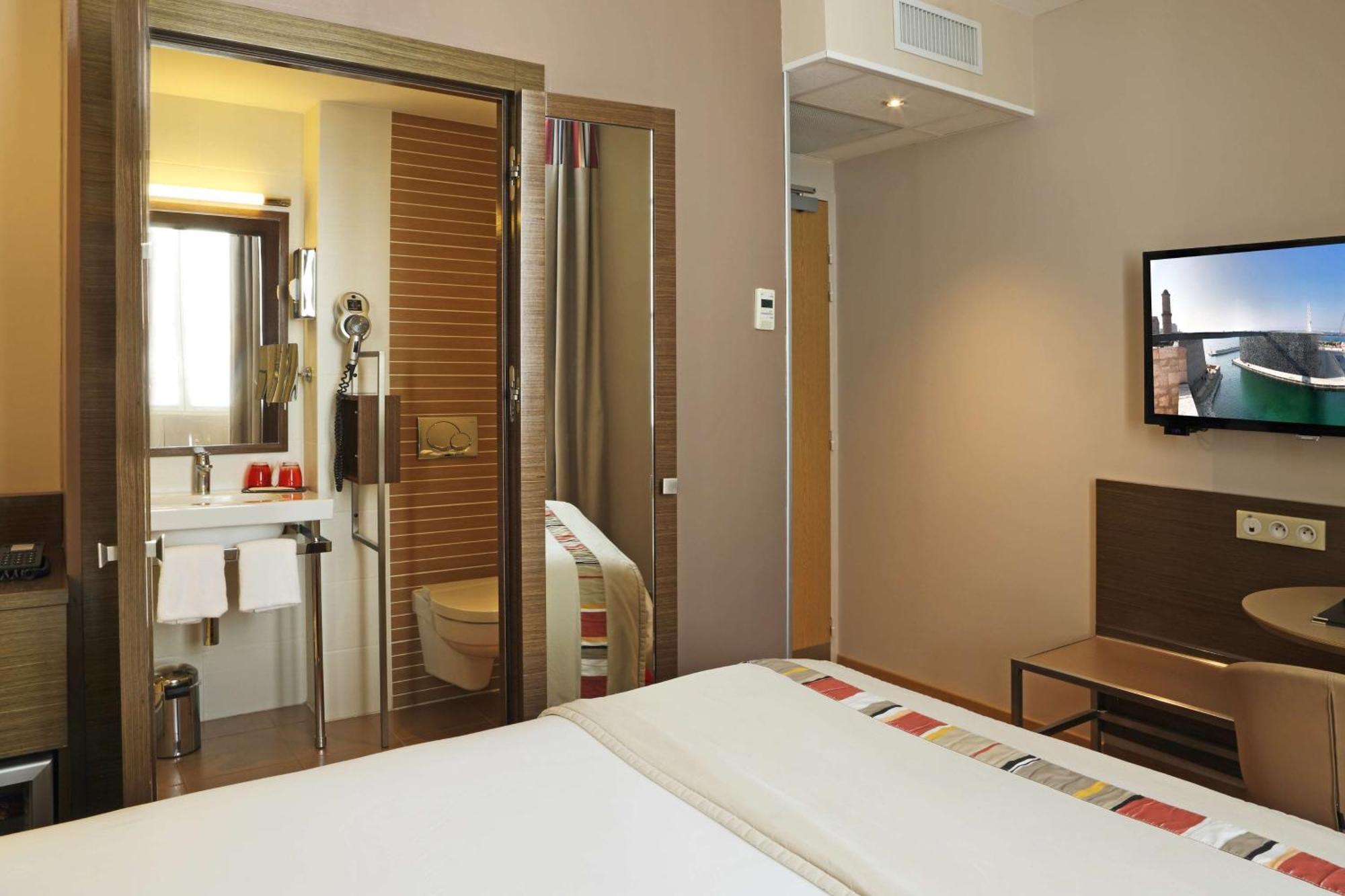 Comfort Queen Room