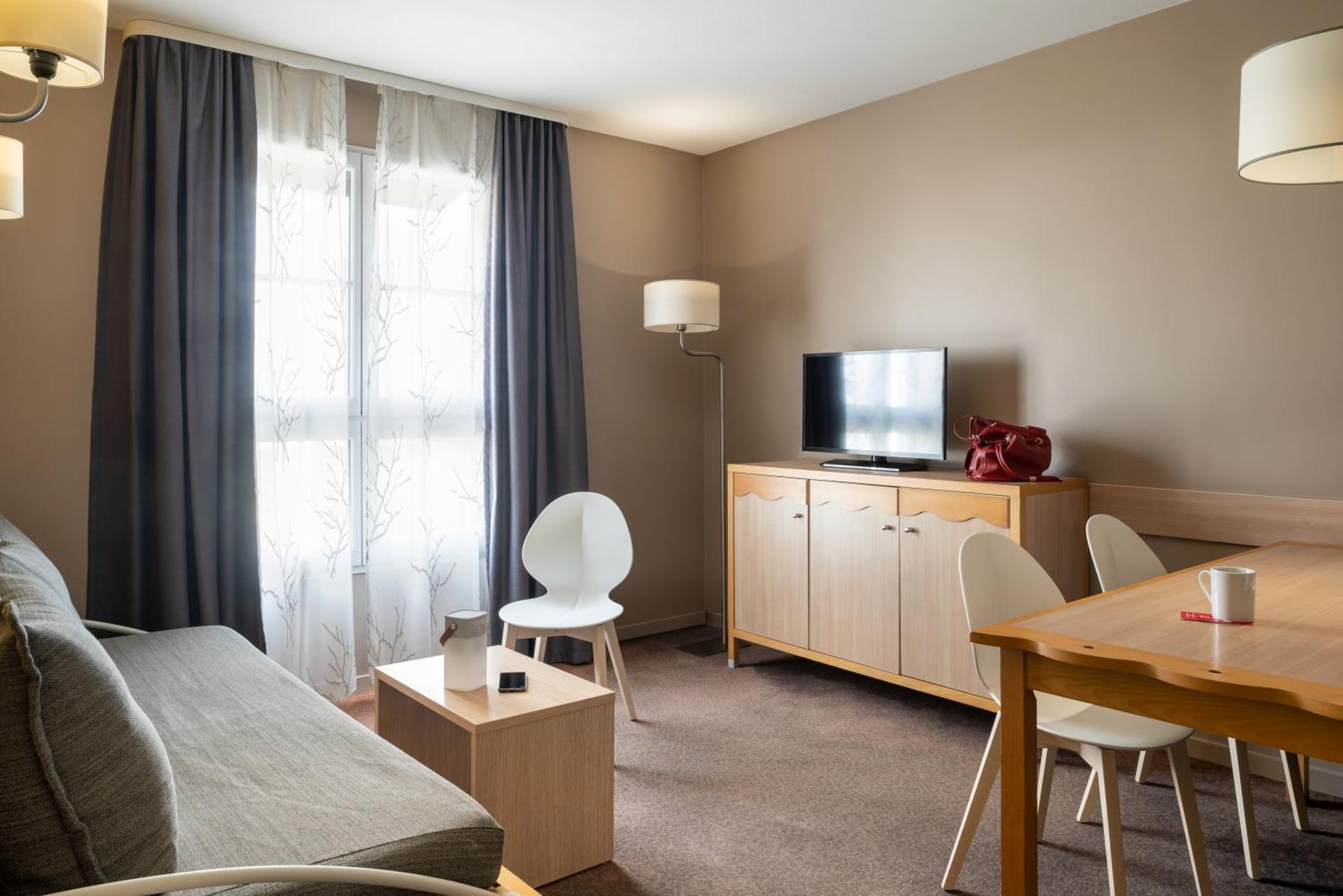 One-Bedroom Apartment,1704830235:JPEG