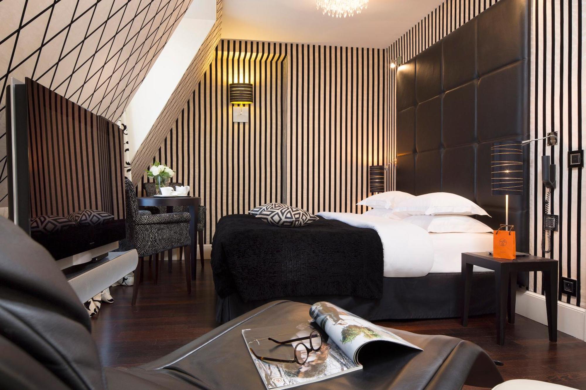 Junior Suite View of the Eiffel Tower