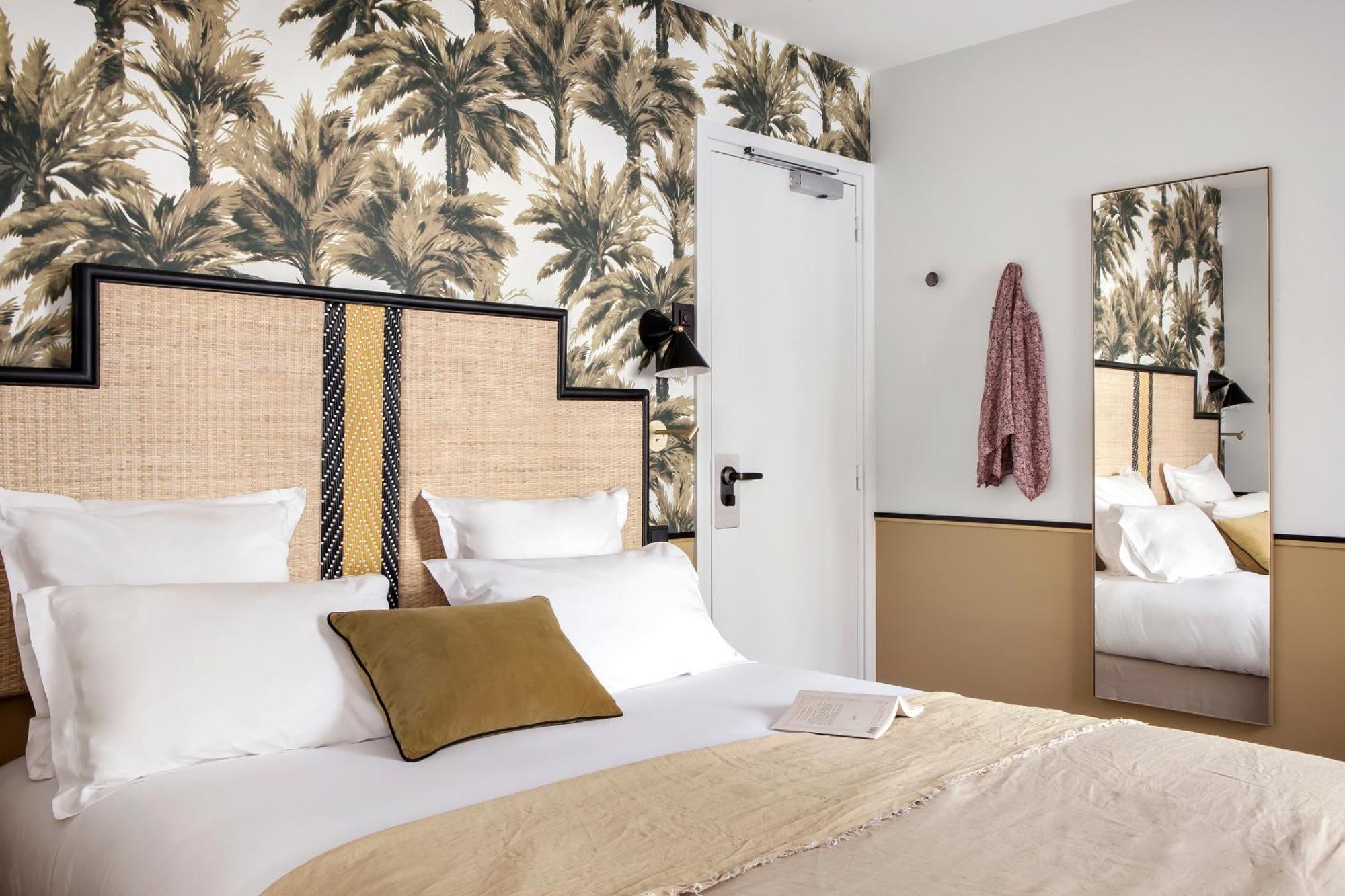 Deluxe Room "Palm",1226915123:JPEG
