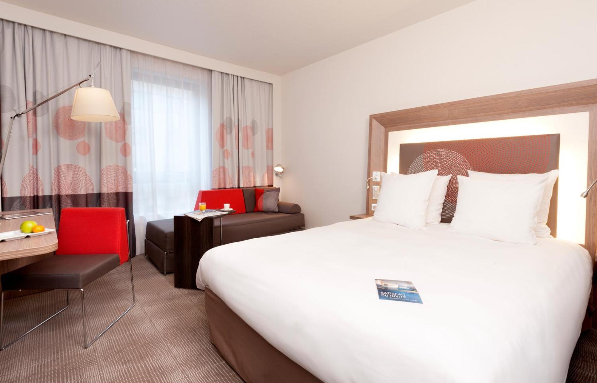 Executive Queen Room Double Sofa Bed